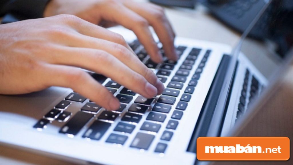Tra cứu và tìm hiểu kỹ các thông tin liên quan về công ty trên internet.