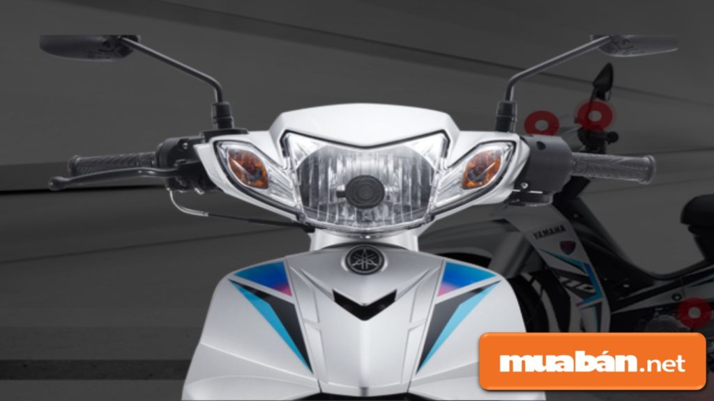 Đèn pha Halogen HS – 1 công suất 35W kết hợp với đèn xi nhan, tạo sự tinh tế hiện đại.