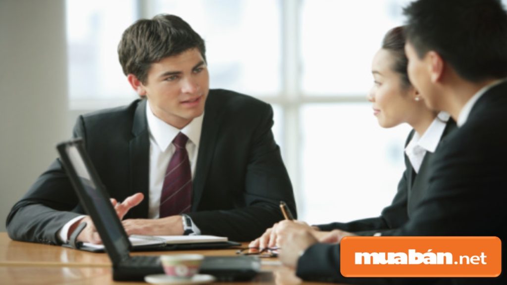 Bạn nên quan sát xem nơi phỏng vấn và nhân viên phỏng vấn tuyển dụng có chuyên nghiệp hay không?