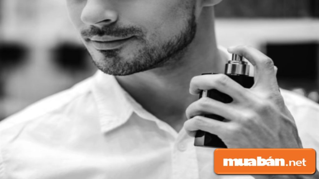 Một mùi hương nước hoa sẽ làm anh ấy trở nên quyến rũ hơn!