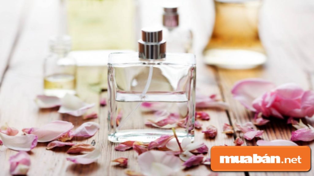 Top 5 Quà Tặng Bạn Gái Ngày 8 Tháng 3 Lãng Mạn Nhất! 9 Nếu Bạn Tặng Nước Hoa, Điều Đó Mang Hàm Ý Muốn Rút Ngắn Lại Khoảng Cách Hơn Trong Mối Quan Hệ Này.