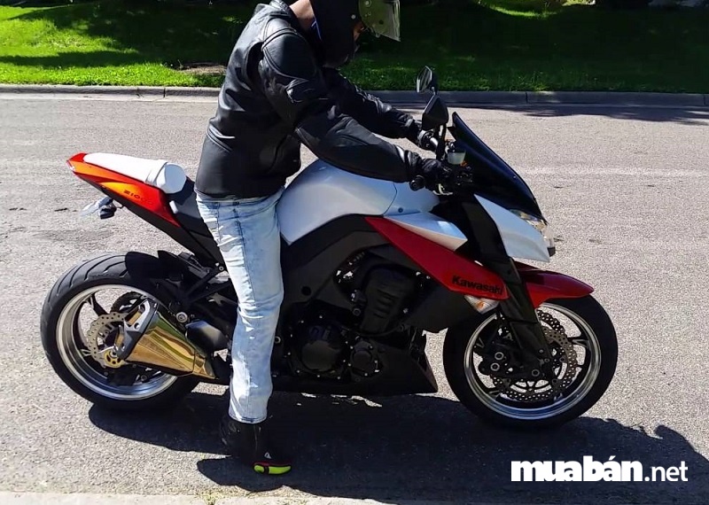 Top 10 Dòng Xe Phân Khối Lớn Có Thiết Kế Đẹp, Ấn Tượng Nhất 9 Kawasaki Z1000 2010