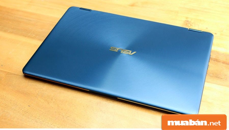Asus Zenbook Flip S được thiết kế khá sang trọng và hiện đại với những đường vân tinh tế.