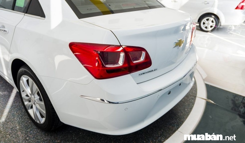 Chevrolet Cruze 2017 - Dòng Sedan Hạng C Trẻ Trung, Hiện Đại Và Tiện Nghi 5 Phần Đuôi Của Dòng Sedan Chevrolet Cruze 2017 Có Thiết Kế Không Đổi So Với Phiên Bản Cũ.