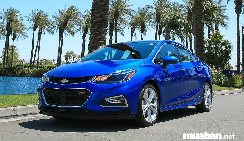 Chevrolet Cruze 2017 - Dòng Sedan Hạng C Trẻ Trung, Hiện Đại Và Tiện Nghi 3 Chevrolet Cruze 2017 Có Lưới Tản Nhiệt Hình Thang Rất Thân Thiện.