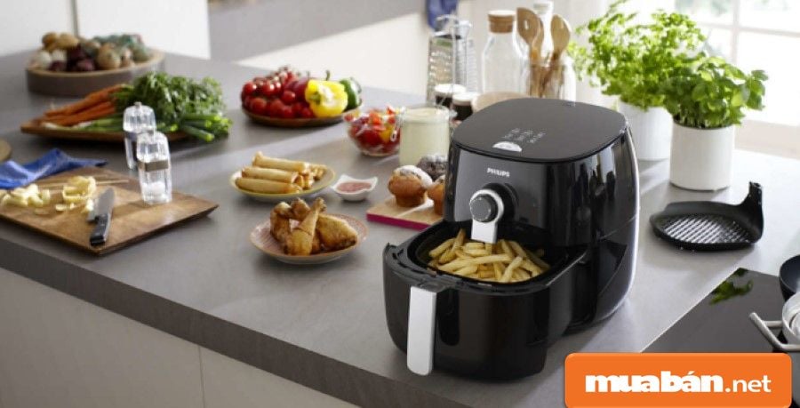 Nồi chiên không dầu đang là một dụng cụ nhà bếp cao cấp được ưu chuộng trong thời gian gần đây vì tiện lợi.