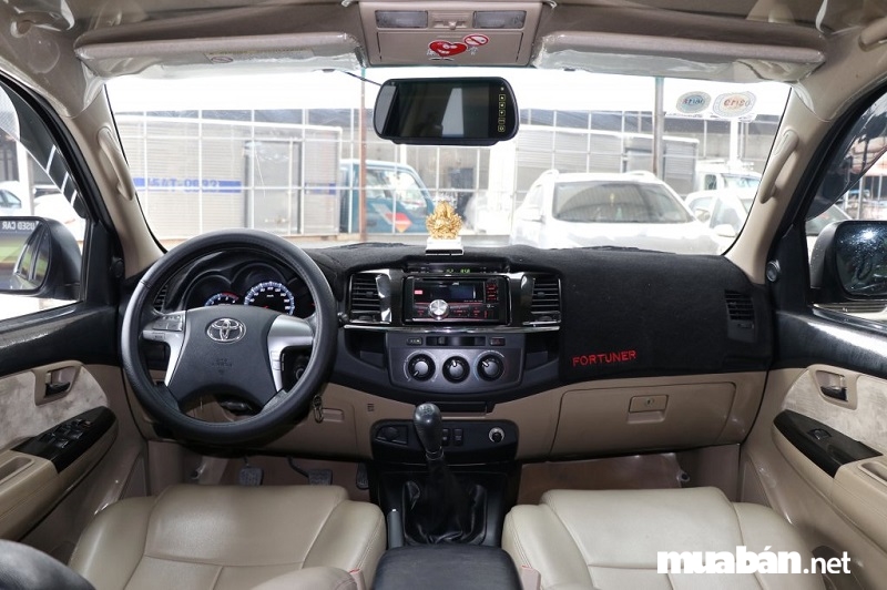 Nội thất Toyota Fortuner bản 2015