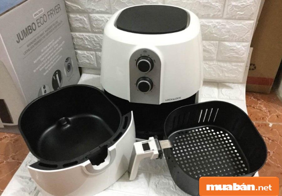 Nồi Chiên Không Dầu Và Tất Tần Tật Những Điều Bạn Chưa Biết! 10 Công Việc Vệ Sinh Nồi Sau Khi Sử Dụng Cũng Hơi Phức Tạp, Nhất Là Đối Với Những Nồi Dính Liền Các Bộ Phận.
