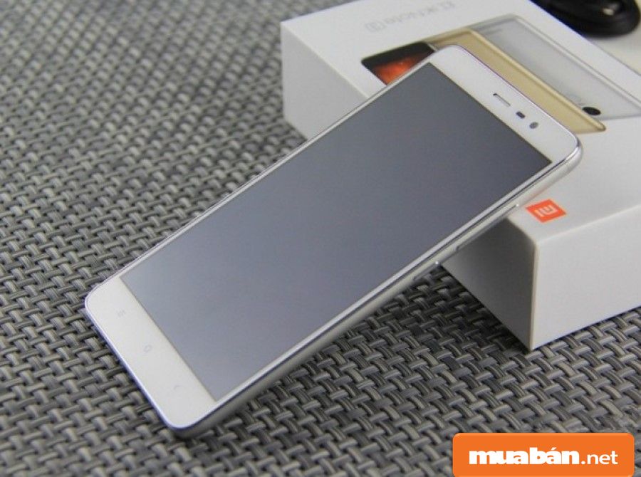 Xiaomi Redmi Note 3 – Những Điều Bạn Nên Biết Trước Khi Mua! 2 Thiết Kế Nguyên Khối Kim Loại Từ Nhôm Là Một Điểm Nhấn Mạnh Và Nổi Bật Trên Thiết Bị Giá Rẻ Này.