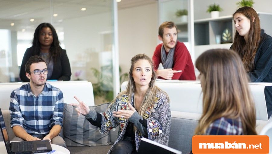 Việc Làm Và Những Điều Sinh Viên Năm Cuối Cần Biết! 8 Kỹ Năng Nói Chuyện Trước Đám Đông Cũng Khá Quan Trọng, Nó Giúp Bạn Thuận Tiện Hơn Khi Gặp Khách Hàng, Đối Tác.