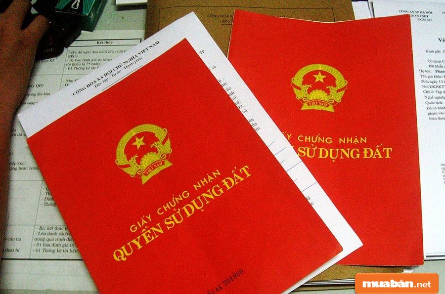 Trong quá trình giao dịch, bạn nên lựa chọn những thông tin đất có giấy tờ đầy đủ.