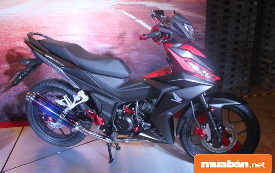 Bạn không nên gắn thiết bị định vị vào bộ phận chắn bùn, lốc máy, khu hộp ắc quy trên xe.