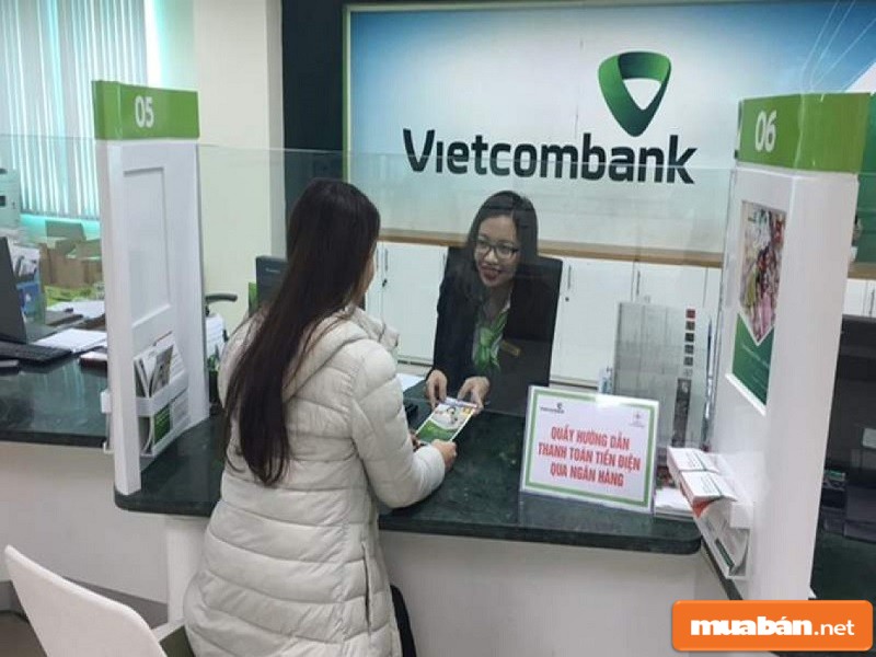 Giao dịch với nhân viên ngân hàng