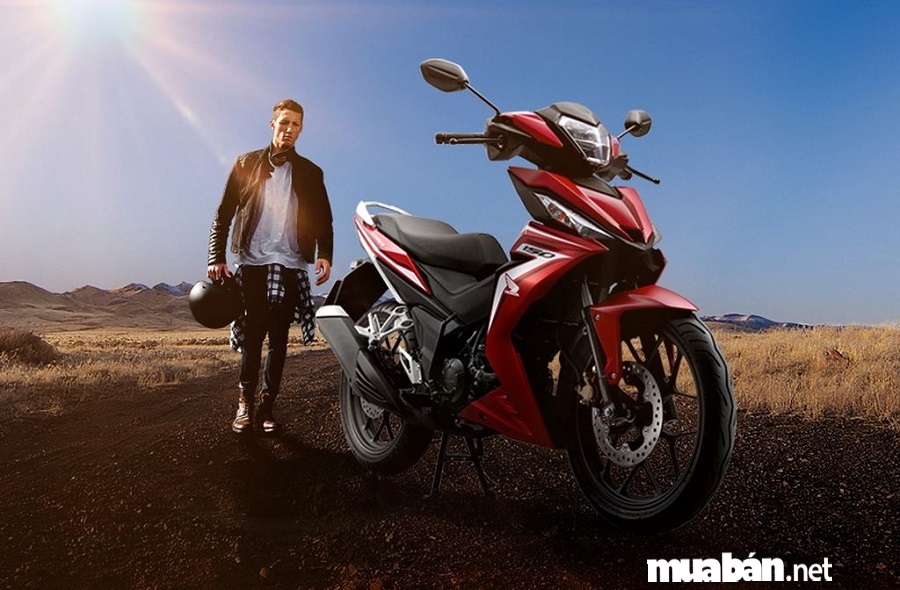 Xe được trang bị động cơ: PGM-FI, 4 kỳ, DOHC, xy-lanh đơn, côn 6 số, làm mát bằng dung dịch