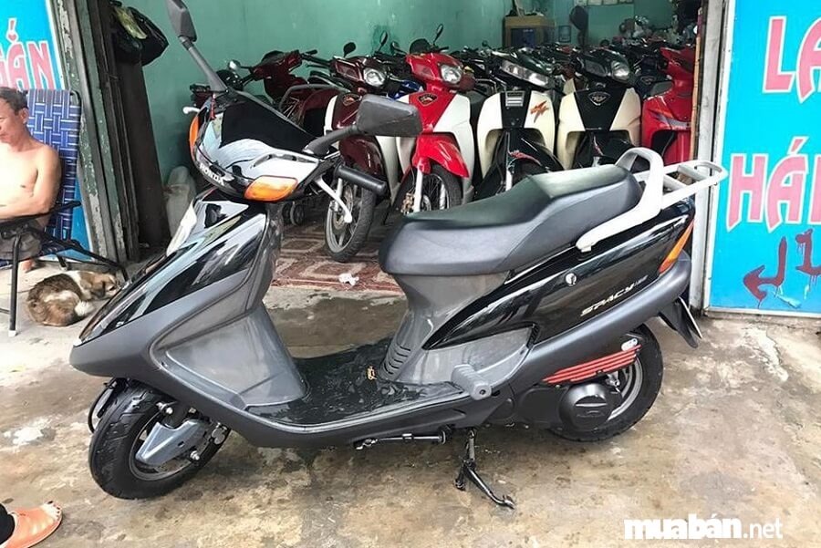 3 Mẫu Xe Máy Cũ Có Giá Bán &Quot;Cao Ngất&Quot; Vẫn Được Nhiều Người Tìm Mua 10 Spacy 125 Nguyên Bản Chạy Khoảng 20.000 Km Có Giá Từ 120-150 Triệu Đồng Tùy Vào Độ &Quot;Zin&Quot; Cũng Như Nguyên Bản Của Xe.