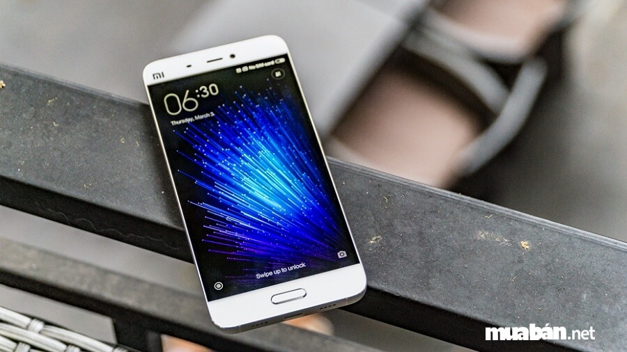 Xiaomi Mi5 - Kẻ Hủy Diệt Các Flagship Của Các Ông Lớn, Giá Bán Tốt 7 Khung Viền Kim Loại Cứng Cáp Nhưng Vẫn Siêu Mỏng, Tạo Cảm Giác Sang Trọng Và Cao Cấp.