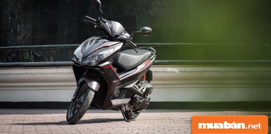 Air Blade 2015 – Một Trong Những Dòng Xe Cũ Hấp Dẫn Nhất! 7 Đây Là Mẫu Xe Cũ Được Nhiều Người Lựa Chọn Vì Thiết Kế Không Lỗi Mốt, Động Cơ Bền Bỉ.