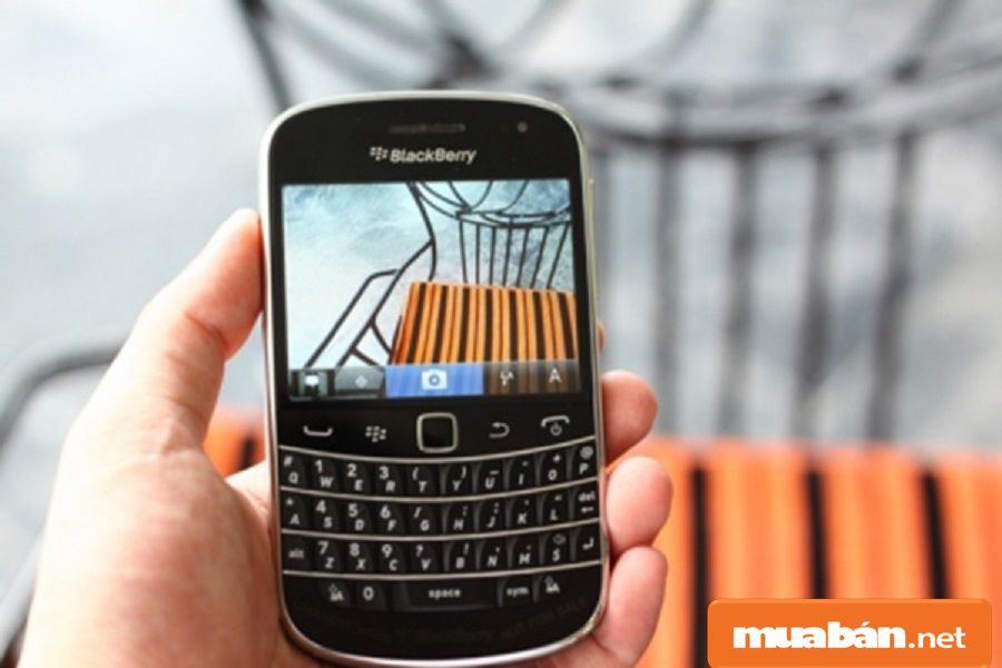Bạn Nên Mua Điện Thoại Cũ Giá Rẻ Dưới 1 Triệu Nào? 5 Blackberrybold9900