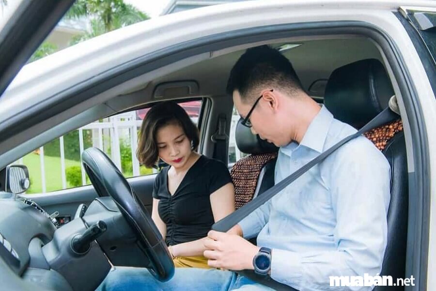 Học lái xe ô tô với tinh thần trách nhiệm cao là yêu cầu bắt buộc đối với mọi tài xế.
