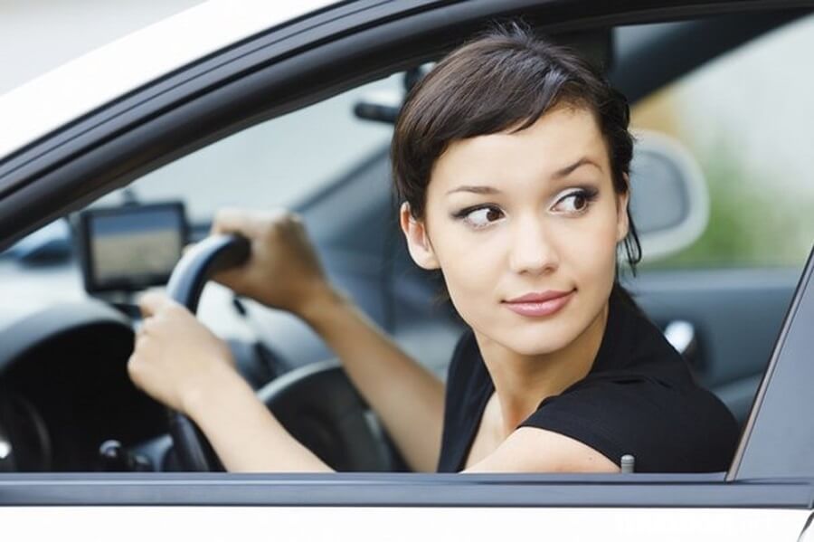 Khi lưu thông trên đường, tài xế nhất định phải đảm bảo được khoảng cách an toàn nhất định.