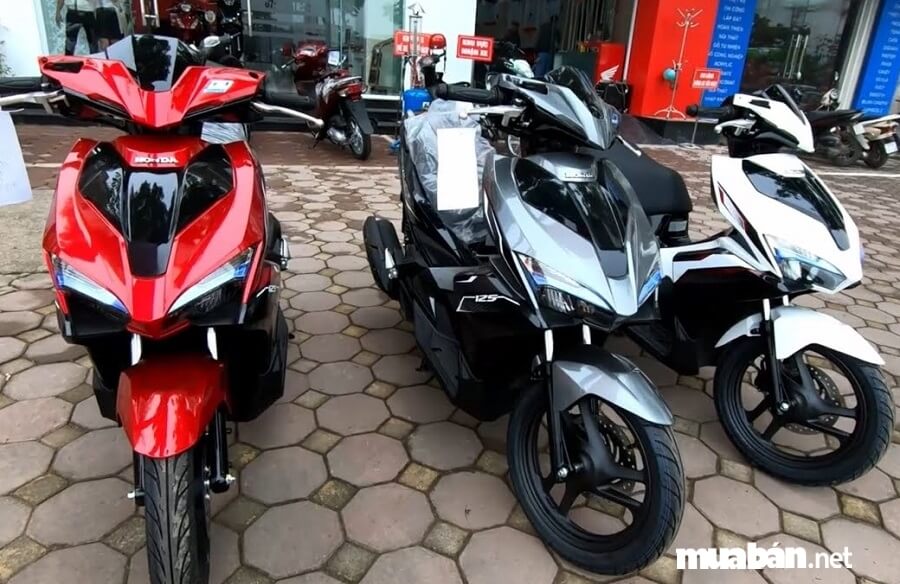 Xe Honda Air Blade phiên bản 2019 còn được trang bị lốp không săm trang bị mâm 14 inch.