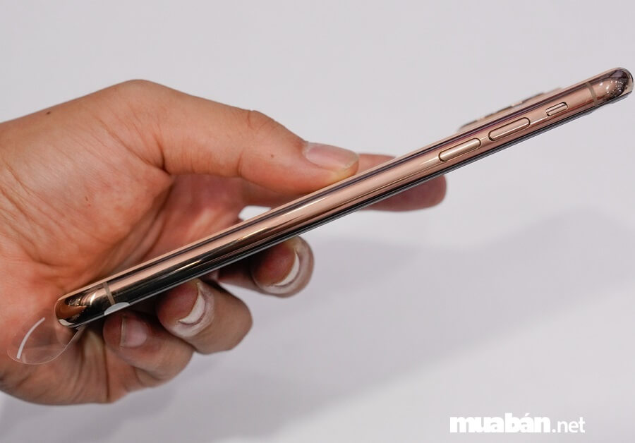 Đánh Giá Iphone 11: Cấu Hình, Tính Năng Và Giá Bán Mới Nhất! 8 Iphone 11 Pro Max Có Pin Kéo Dài Hơn 5 Giờ So Với Iphone Xs Max