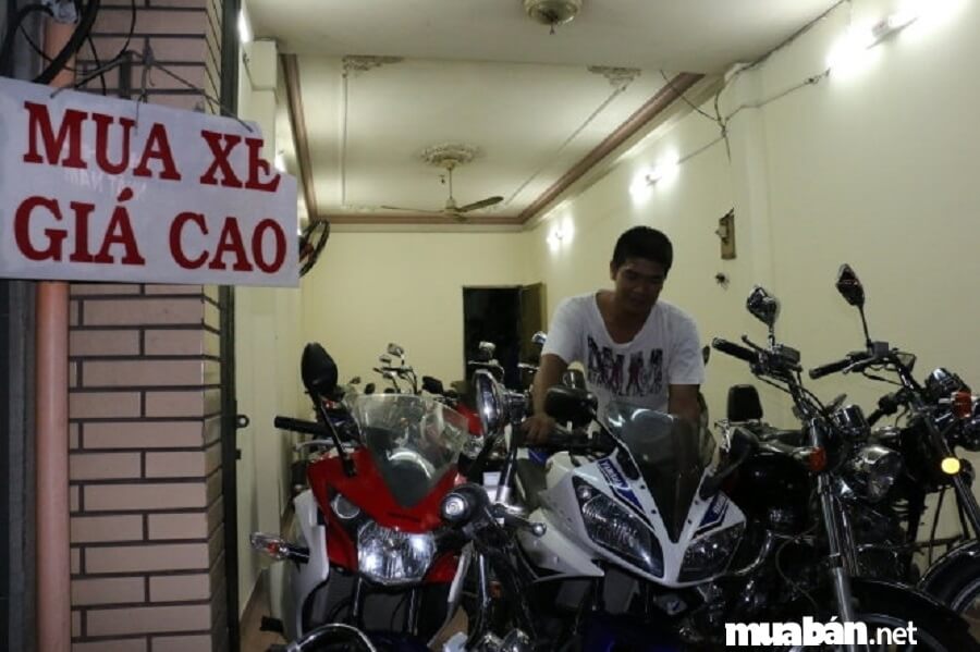 Nếu muốn mua xe máy cũ tphcm hãy đến ngay ngã tư Phú Nhuận - Giao điểm của 4 đường: Nguyễn Kiệm - Hoàng Văn Thụ.