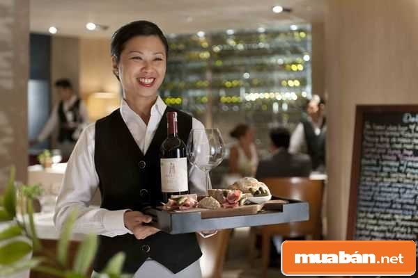 Tuyển nhân viên phục vụ nhà hàng