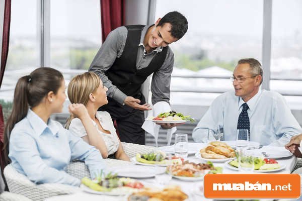 Tuyển nhân viên phục vụ nhà hàng