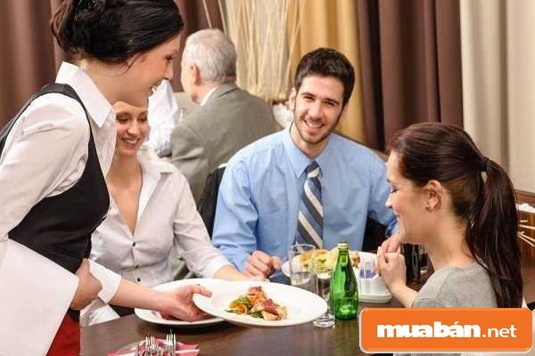 Tuyển nhân viên phục vụ nhà hàng