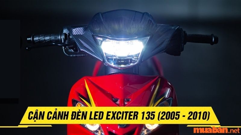 Xe Exciter 135 sử dụng đèn pha halogen nguyên bản chỉ có công suất 35W nên chiếu sáng kém.