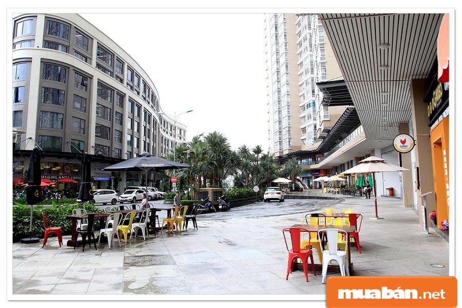 Xung quanh khu vực sinh sống, bạn vẫn có thể tha hồ lựa chọn linh hoạt cafe, mua sắm...