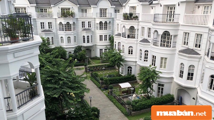 Các khu căn hộ, biệt thự với diện tích linh hoạt và được thiết kế hiện đại, sang trọng.
