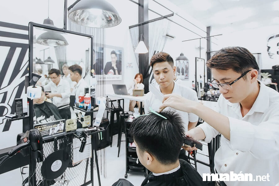 Cách Để Tuyển Thợ Tóc Nam Nhiều Kinh Nghiệm Trong Vòng 1 Nốt Nhạc 3 Một Trong Những Yếu Tố Giúp Các Chủ Salon Tuyển Được Thợ Làm Tóc Giỏi, Nhiều Kinh Nghiệm Đó Chính Là Nêu Bật Chế Độ Đãi Ngộ Hấp Dẫn Khi Làm Việc Tại Đơn Vị Mình.
