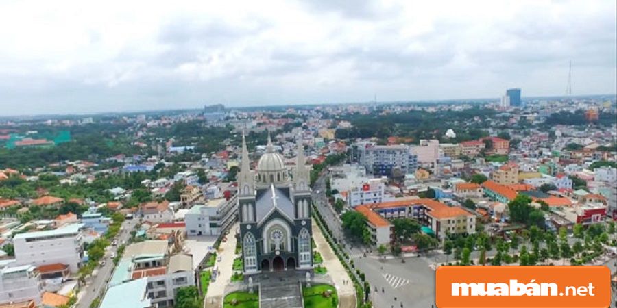 Ngoài công nghiệp và dịch vụ, Dĩ An cũng đang có tốc độ đô thị hóa diễn ra mạnh mẽ.