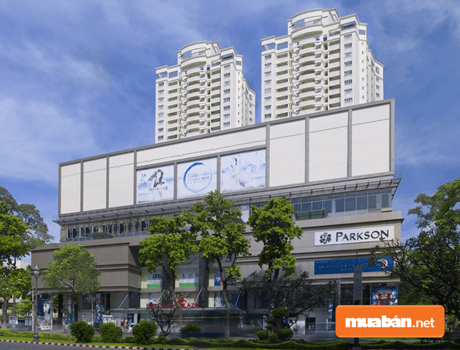Chủ đầu tư dự án Hùng Vương Plaza là Công ty Tổng Công ty Địa ốc Sài Gòn - TNHH MTV (RESCO)