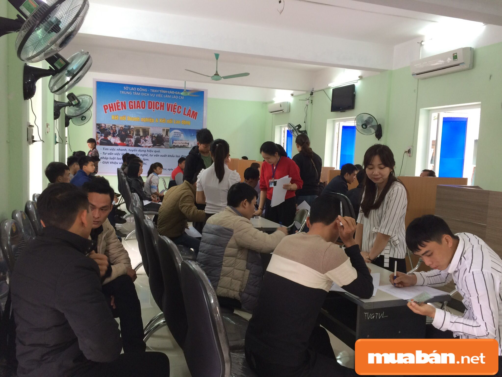 Tìm việc qua trung tâm giới thiệu việc làm Lào Cai