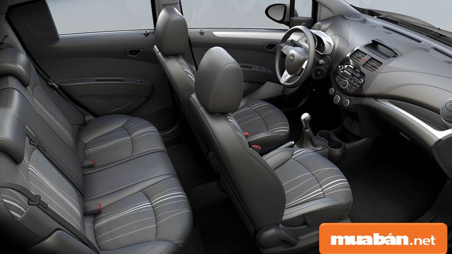 Chevrolet Spark 2017 Có Nên Mua Xe Cũ Không? 5 Xe Được Thiết Kế Với 5 Chỗ Ngồi, Nội Thất Có Màu Ghi Sẫm Trông Khá Sang Trọng.