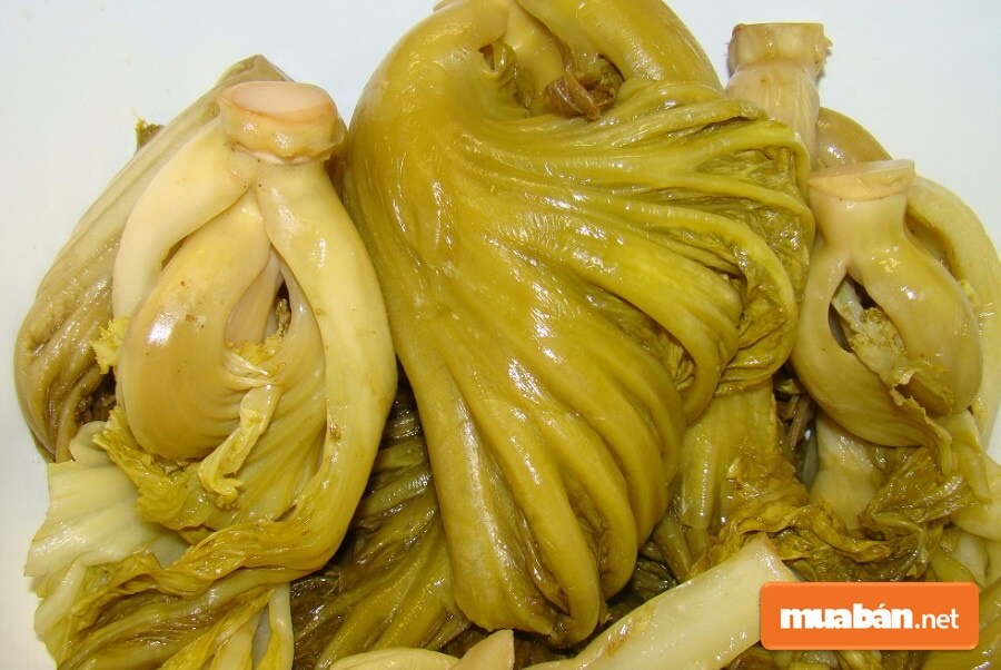 Dưa hành cũng là món ăn ngày Tết rất được ưa chuộng của các gia đình miền Bắc.