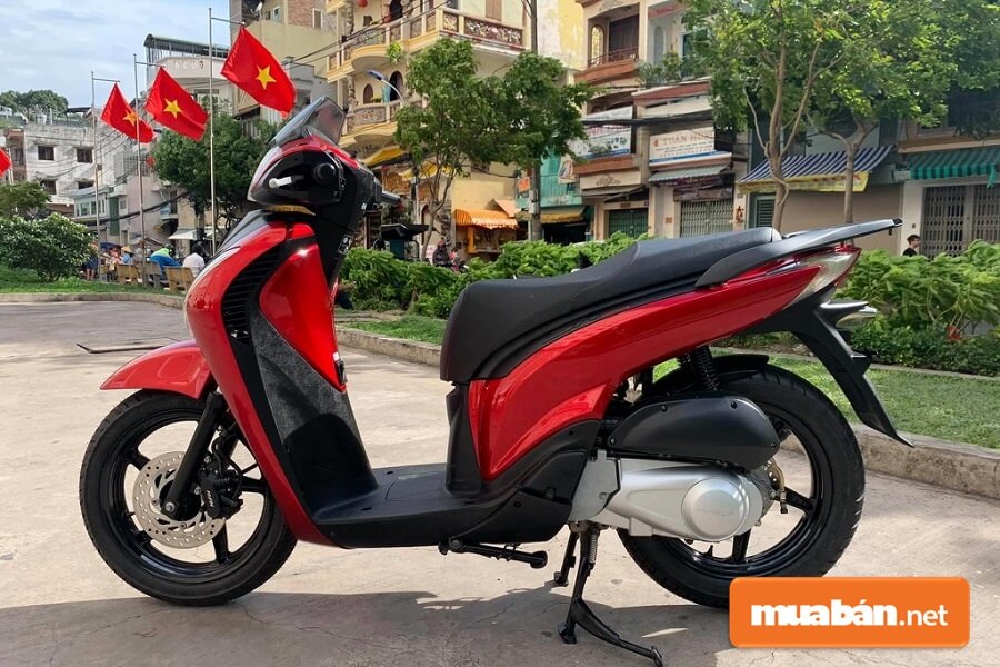 SH Ý 150/125i đời 2013 có kiểu dáng khác biệt với 5 màu xám, đỏ, đen, nâu và trắng