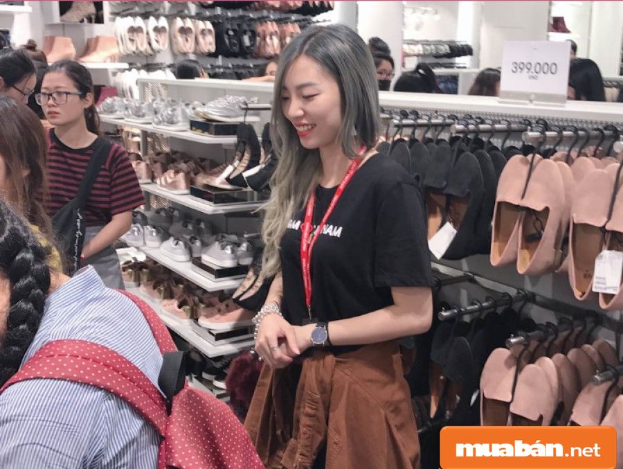Tìm Việc Làm Bán Hàng Quần Áo Tại Tphcm Cần Biết 5 Kỹ Năng Này! 9 Tìm Việc Làm Bán Hàng Quần Áo Tại Tphcm