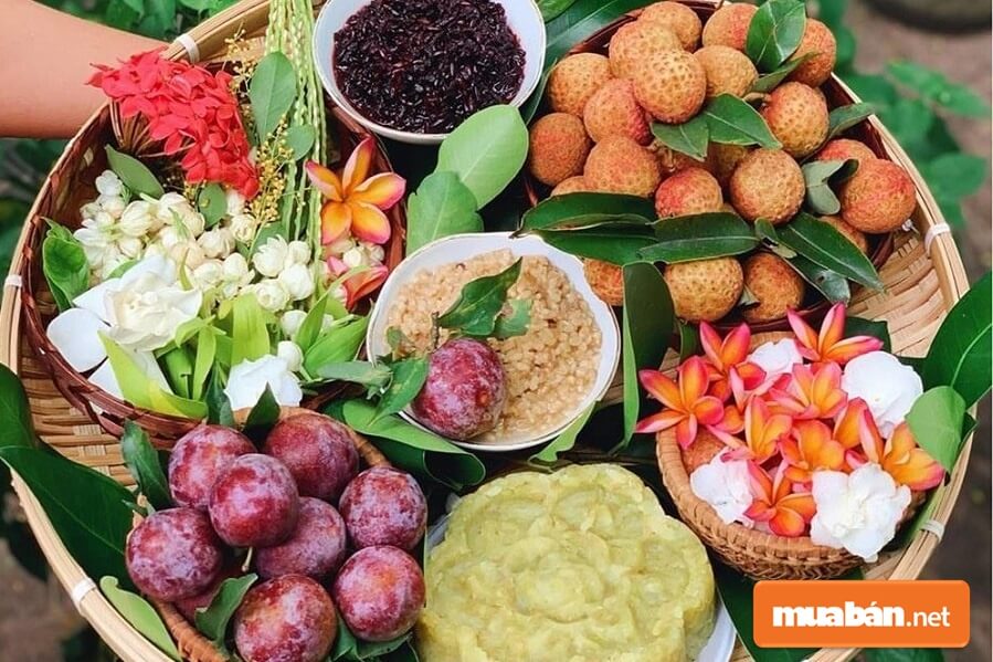 Để mừng Tết Đoan Ngọ sau khi kết thúc một mùa bội thu thì hoa quả là đồ cúng kiếng quan trọng không thể thiếu.