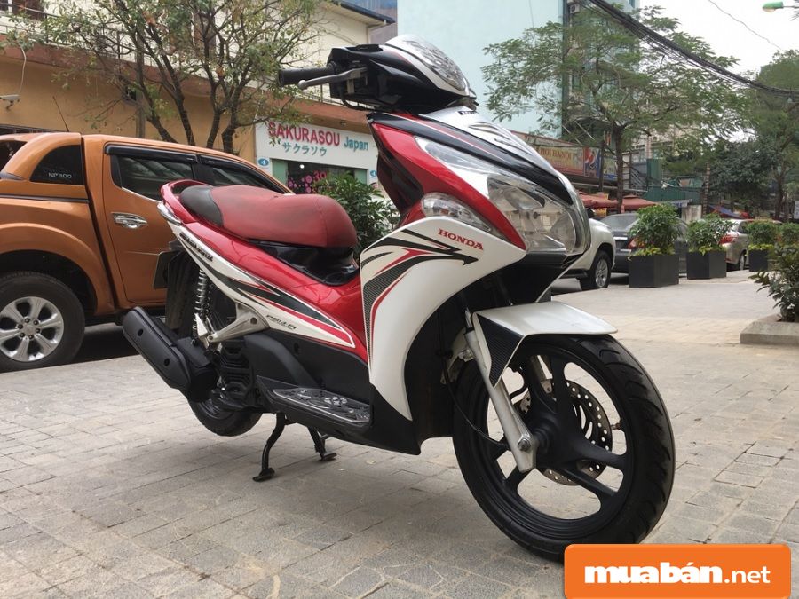 Nhìn tổng thể xe được Honda thiết kế lại trông khá nhỏ gọn nhưng chạy vẫn êm.