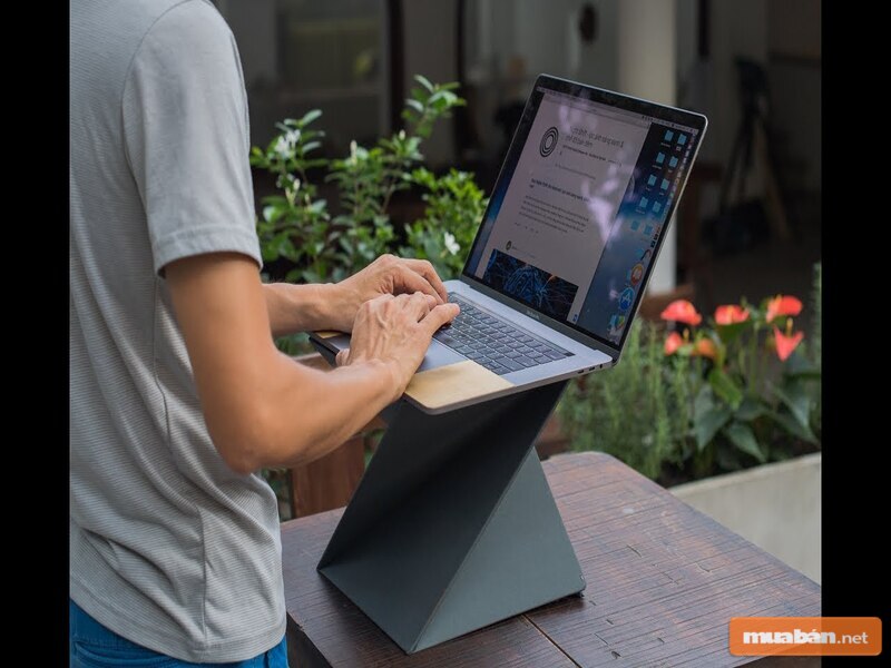 Bàn Laptop Là Gì Và Cách Lựa Chọn Chính Xác Nhất Cho Bạn! 3 Nó Mang Tới Nhiều Lợi Ích Cho Người Sử Dụng