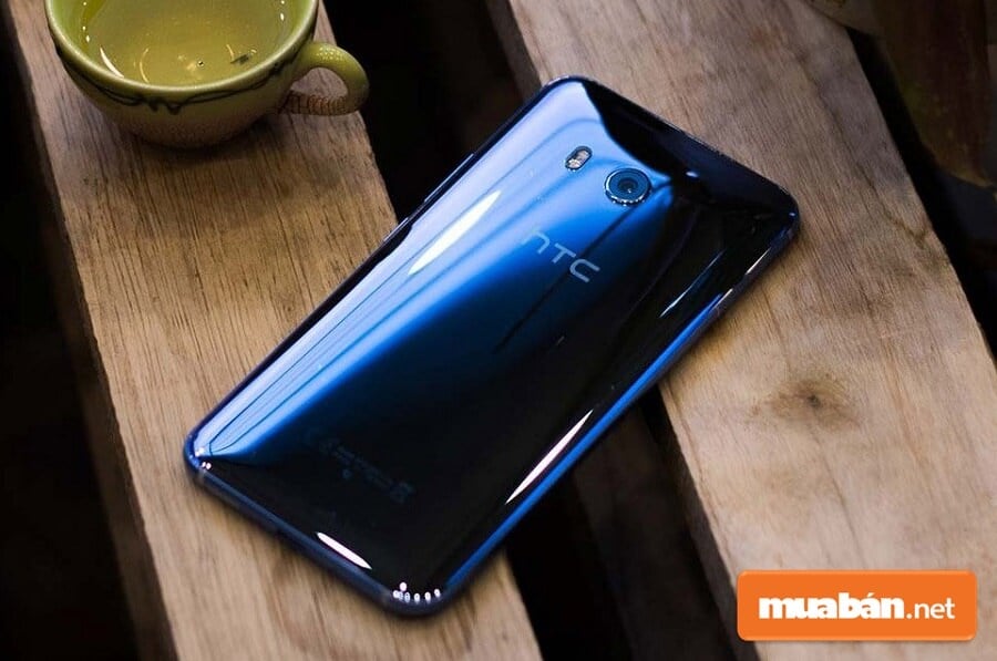 HTC U11 xách tay gây ấn tượng với bất cứ ai có cơ hội chiêm ngưỡng nó