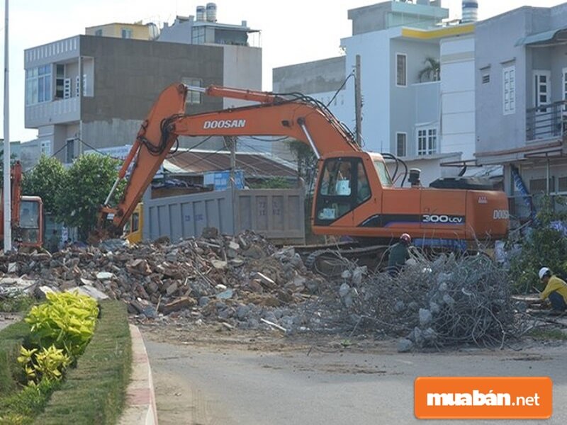 Mua Xác Nhà Thường Gặp Những Khó Khăn Gì? 7 Ngoài Ra Những Mối Nguy Hiểm Trong Quá Trình Tháo Dỡ Công Trình Để Thu Mua Xác Là Khó Thể Tránh Khỏi.