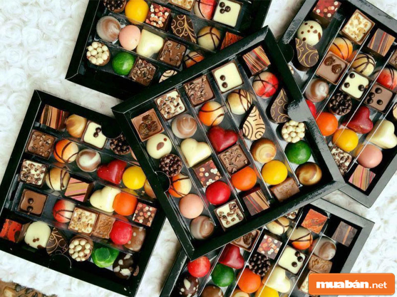 Quà Valentine Tự Làm - Những Món Quà Độc Đáo, Ý Nghĩa Nhất 4 Hộp Socola Với Nhiều Hình Dáng, Màu Sắc Đa Dạng