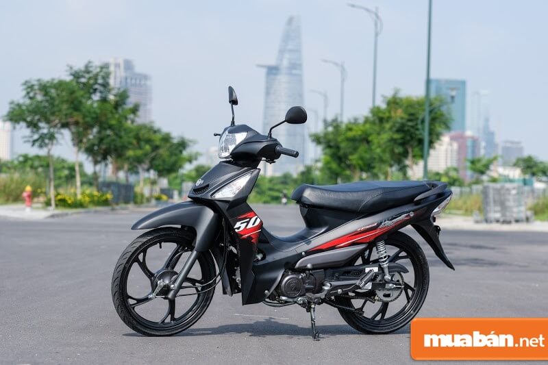 Elegant là mẫu xe máy 50cc SYM có khả năng chịu tải nặng tốt, giảm xóc êm ái