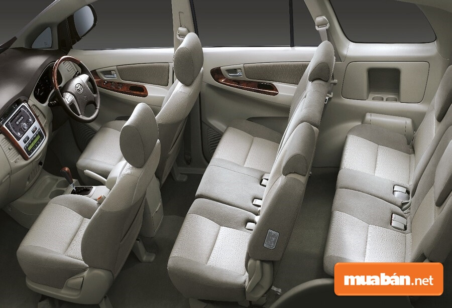 Innova 2015: Lựa Chọn Hoàn Hảo Cho Ai Muốn Mua Xe Ô Tô Cũ Cho Gia Đình 6 Innova 2015 Vẫn Được Giữ Nguyên Thiết Kế Và Bố Trí Nội Thất Như Người Tiền Nhiệm. Tuy Nhiên Có Thêm Nhiều Chi Tiết Tinh Tế Hơn.