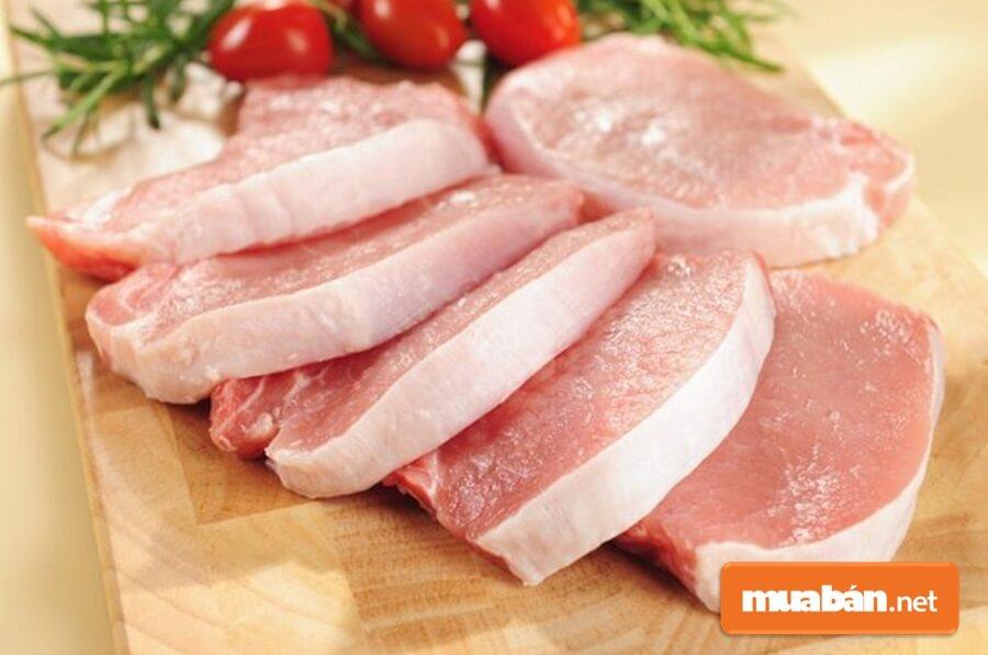 Thành phần vitamin B2 dồi dào trong thịt lợn có chức năng giải độc cho cơ thể.